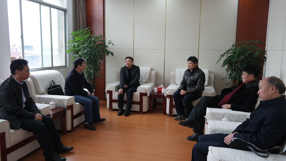 ��ί�쵼���˴�չ����